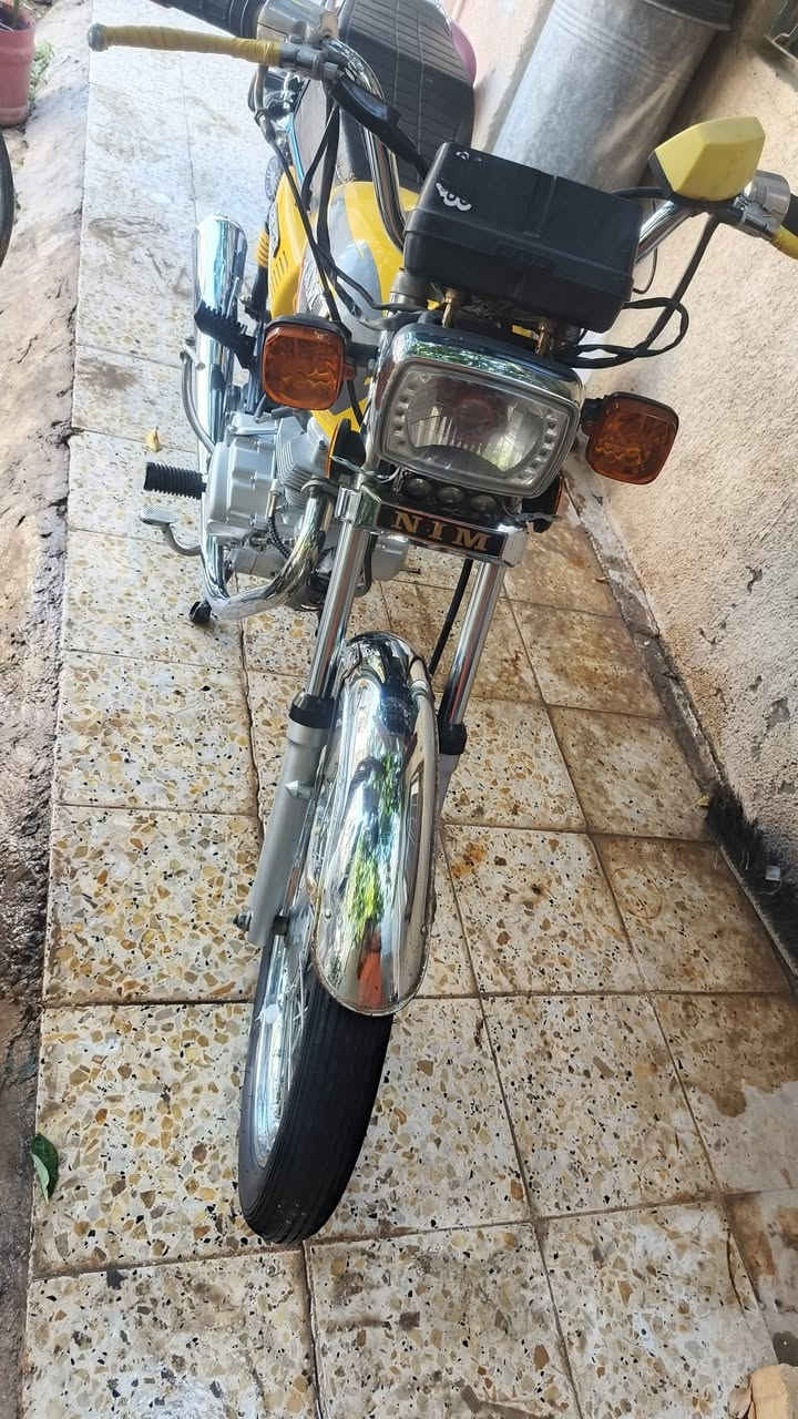 نامه متياز
موديل 23
 اشاير دشبول لايت دبلات
كلشي شغال ما بيهة اي نقص
فول نضافة 
هندر واحد 
تشغل وتطلع 
بس ( ما بيهة اوراق) 
سعر 450 بيهة مجال 
المكان ديالى بعقوبة 
رقم ***********
