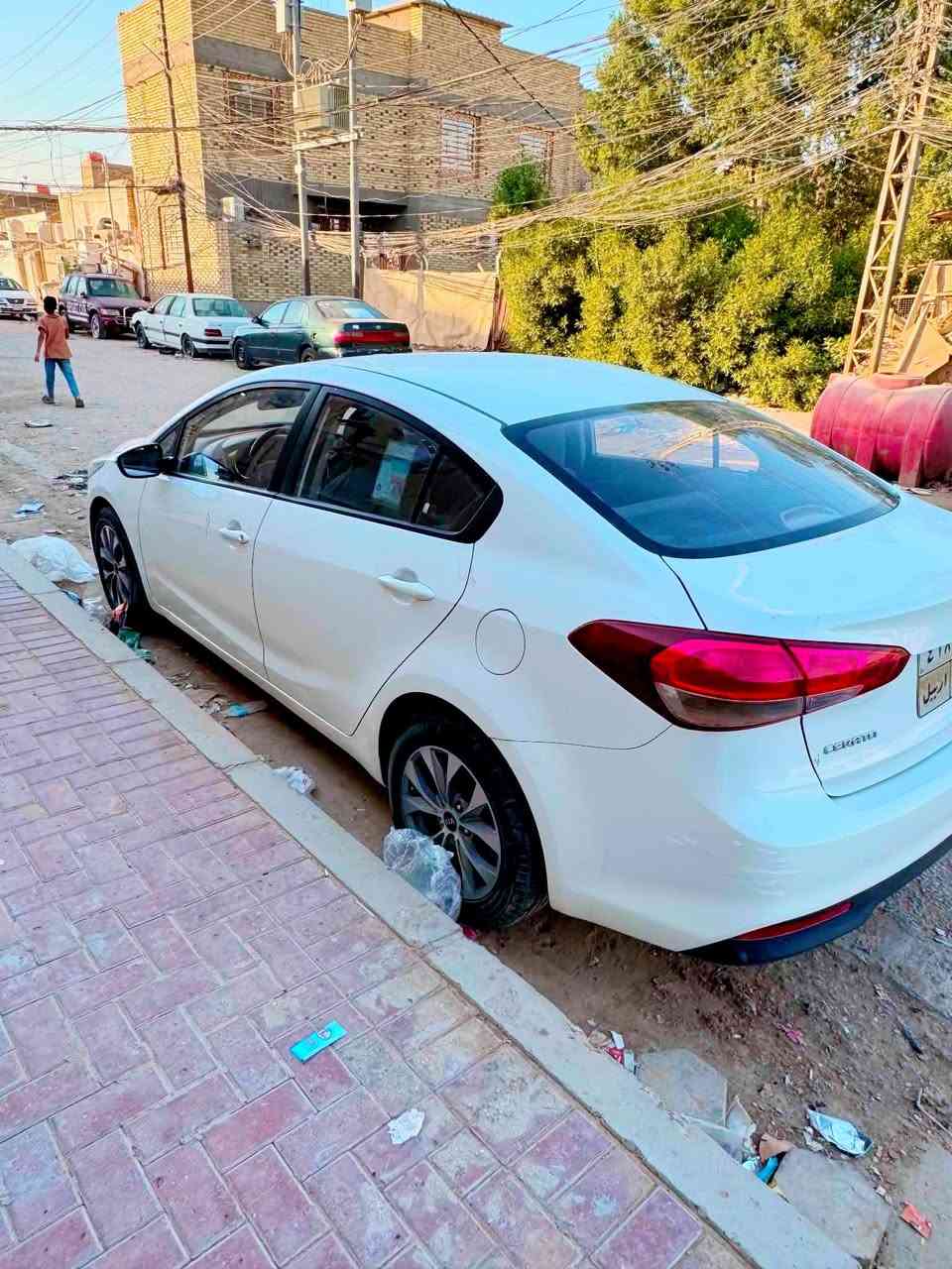 سيراتو 17 خليجي للبيع او مراوس  كفاله من الصبغ والتبديل فقط بارد بسيط مكانين كير مكينه كله مكفول تبريد يخبل  السياره مواصفات معروفه السياره 
محرك 1600 
رقم السياره اربيل 
مكاني النجف الاشرف 
*********** واتساب
السعر 132
