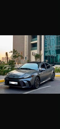 كامري XLE • ٢٠٢٥ • ٣٠٠٠٠ ميل