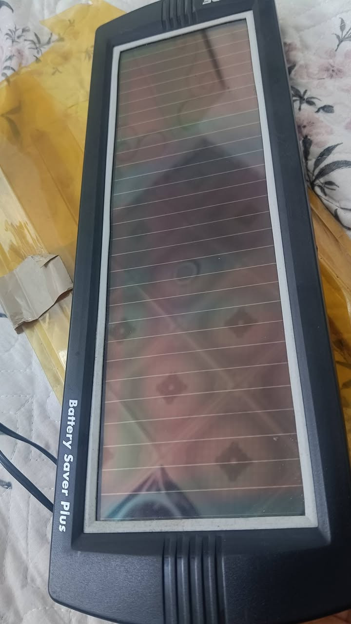 هذا المنتج هو شاحن بطارية سيارة يعمل بالطاقة الشمسية من نوع CELLSTAR SB-700. 
النوع: شاحن شمسي للبطاريات.
التوافق: مصمم خصيصًا لبطاريات 12 فولت (DC 12V).


**إذا كنت صاحب هذا الإعلان وتريد حذفه لأي سبب، رجاءا أرسل رسالة إلى الدعم الفني**