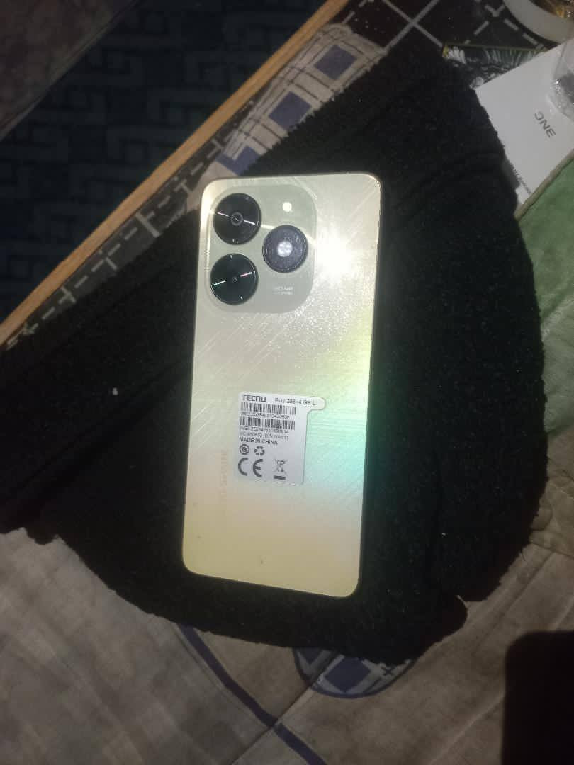 سلام عليكم جهاز للبيع مكفول من كلشي سعر  100وبي مجال اتصل ***********
