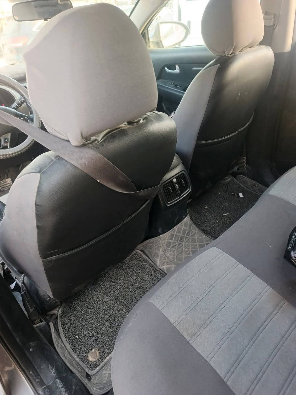 كيه  سبورتج
موديل١٦
مكينه٢٤٠٠
تخم تاير 
حدايه نضيفه
٤سنلدر  ٤راكب
سياره  بيه  جاملغ وبنيد 
 سياره   باسمي  ثاني يوم  مداور  
مكان  سياره دوانيه  استفسار   خاص    او عل  رقم  
***********
