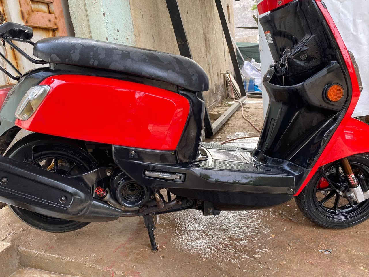 السلام عليكم شباب دراجه للبيع واحد على واحد مقفوله من كل شيء بيع مستعجل سعر مناسبي الشراي يتصل على الرقم الهاتف ***********
