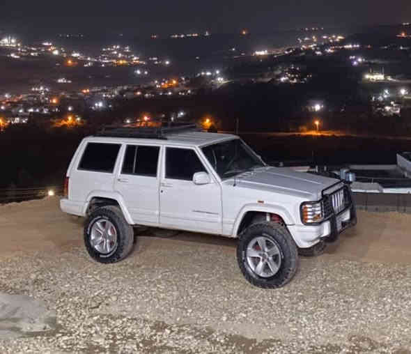 جيب شيروكي ١٩٩٩ سياره كه بؤ جواني سبوغ عام كرديته وه بئ ده حمه سياره كه تنها درع بوو دعه كه م ليكرديته وه بؤ جواني سبوغم كرديته وه سياره كه مه كنه بطه يه ٣٠٠٠ سياره كه  ده بل  اكسلي يشده به شه رت به س ته نها اكسلي دواوه ي ده نگي تيايه به س به شه رت يشده كا موشكيله نيه سياره كه بي رقه مه هي موزايده بوو ٧ساله لاي خومه هيج موشكيله نيه
***********
