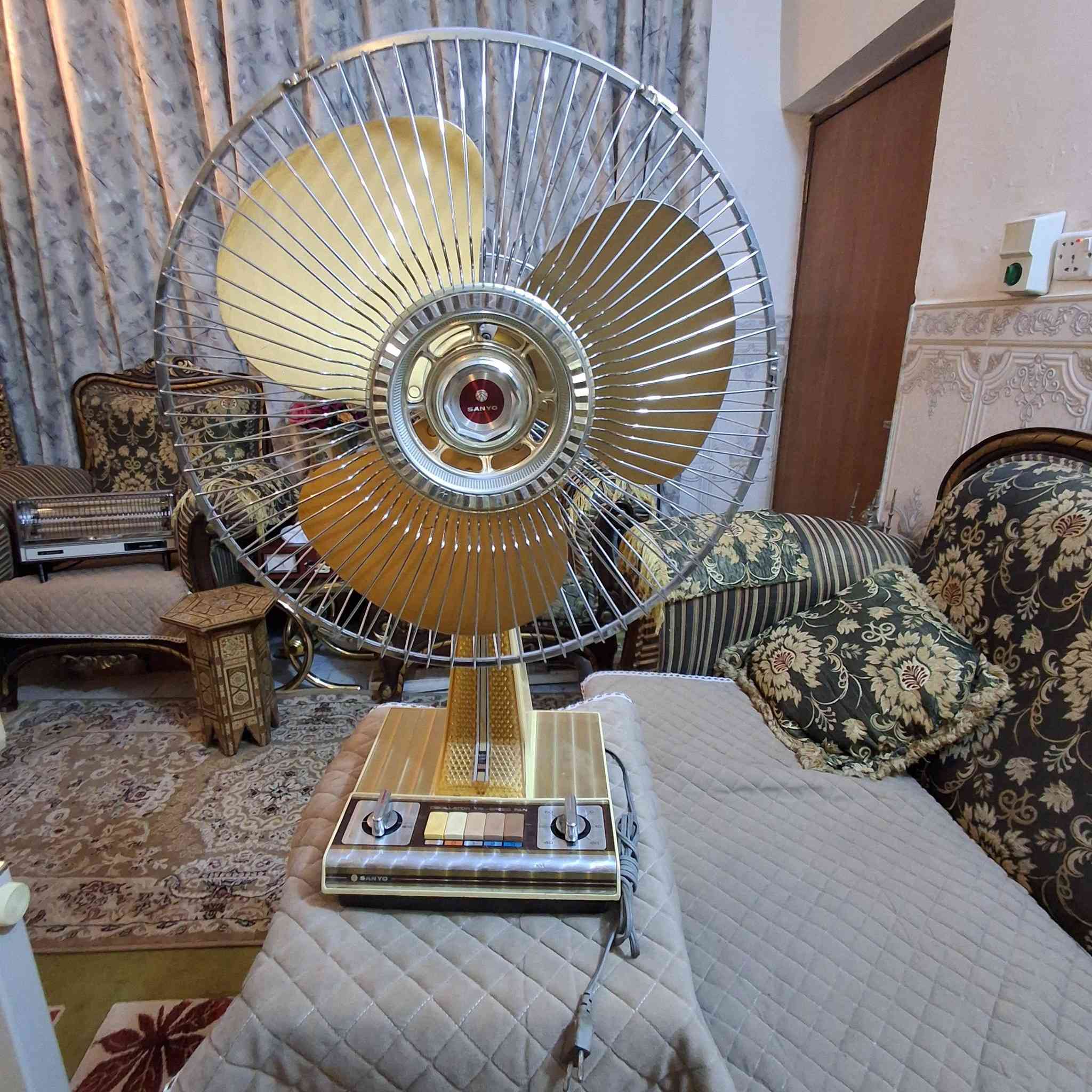 بسم الله الرحمن الرحيم
مراوح سانيو ياباني منظدي وعمودي نظافة عالية جدا استعمال قليل ملفات  بلاديات اصلية  بكلبسات الشركة وايرات وبلكات اصلية السعر خاص يوجد توصيل العنوان بغداد البلديات


**إذا كنت صاحب هذا الإعلان وتريد حذفه لأي سبب، رجاءا أرسل رسالة إلى الدعم الفني**