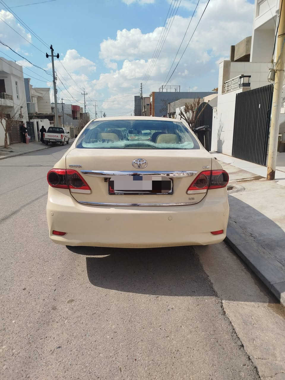 سلام علیکم بیکشاۆ2013
تەکسی بیکاشۆ 2013 بیلاد سپی یەک چاملغی پێشی هەیە جێ جێ مەعجونی هەیە   تەزرە کووتەکی خەفیفی هەیە
بیلاد گێڕ تۆماتیکە مەکینە گەوەرە (بەتانە) 
شاشە کامیرە و حەساسی پشتەوە و ناو فۆڕمیکە
سایەرکە تابڵێی خاوێنە هیچ مەسرەفێکی تێدانیە 4تایەی نوێی لەسەرە فەحس و هەززەی نوێیە سەنەوی تا 2028
نوێیە سەنەوی لۆگۆش بەناوی خاوەنی تی گێڕ و مەکینەو تەقەو ڕەقە هەمووی بەشەرت
سیستەمی غازی ئیتاڵی لەسەرە
ژمارەی مۆبایلی خاوەنی
***********
