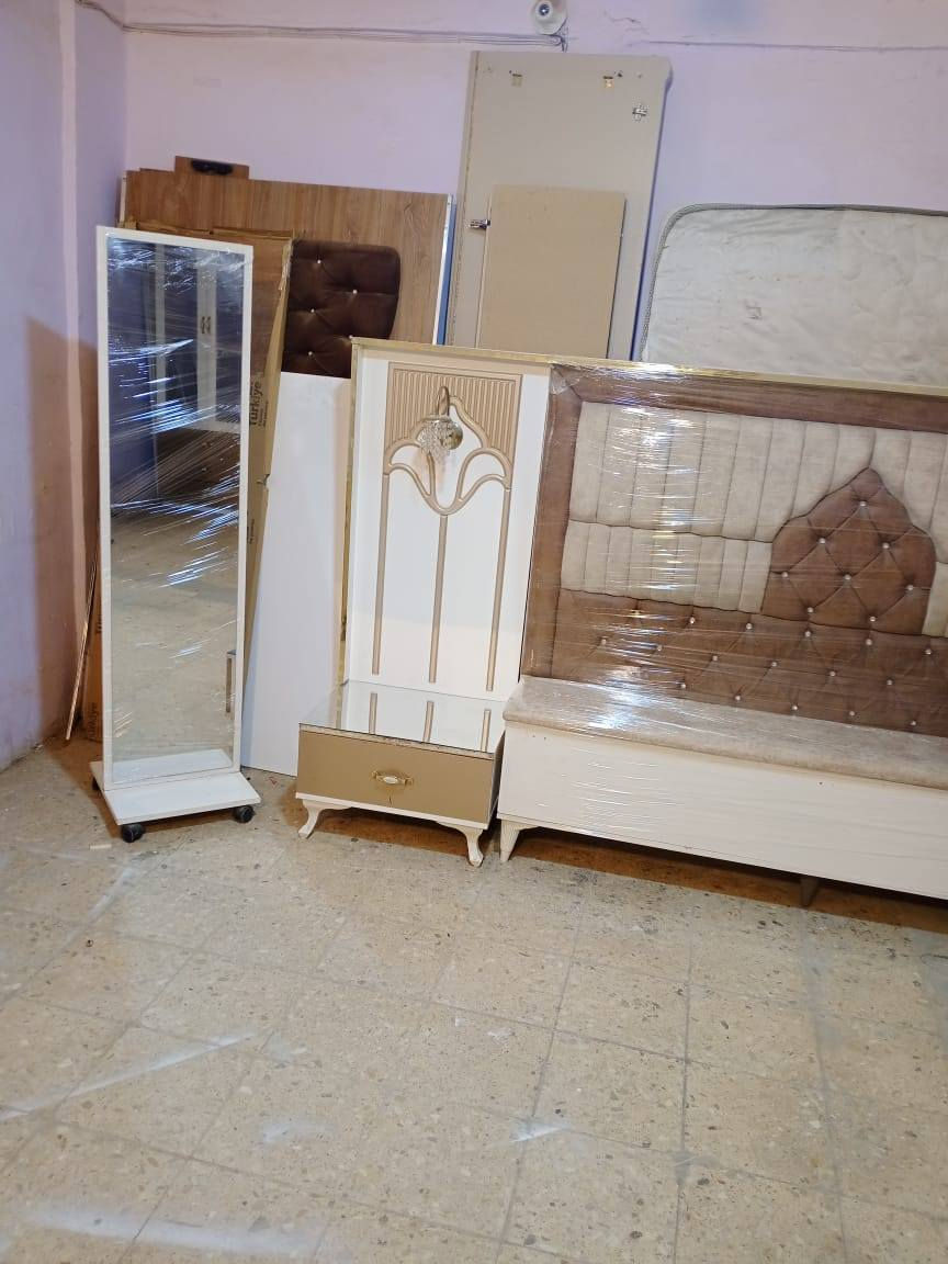 غرفة تركي ٩ قطع شرط النضافه ***********، سعر 750
