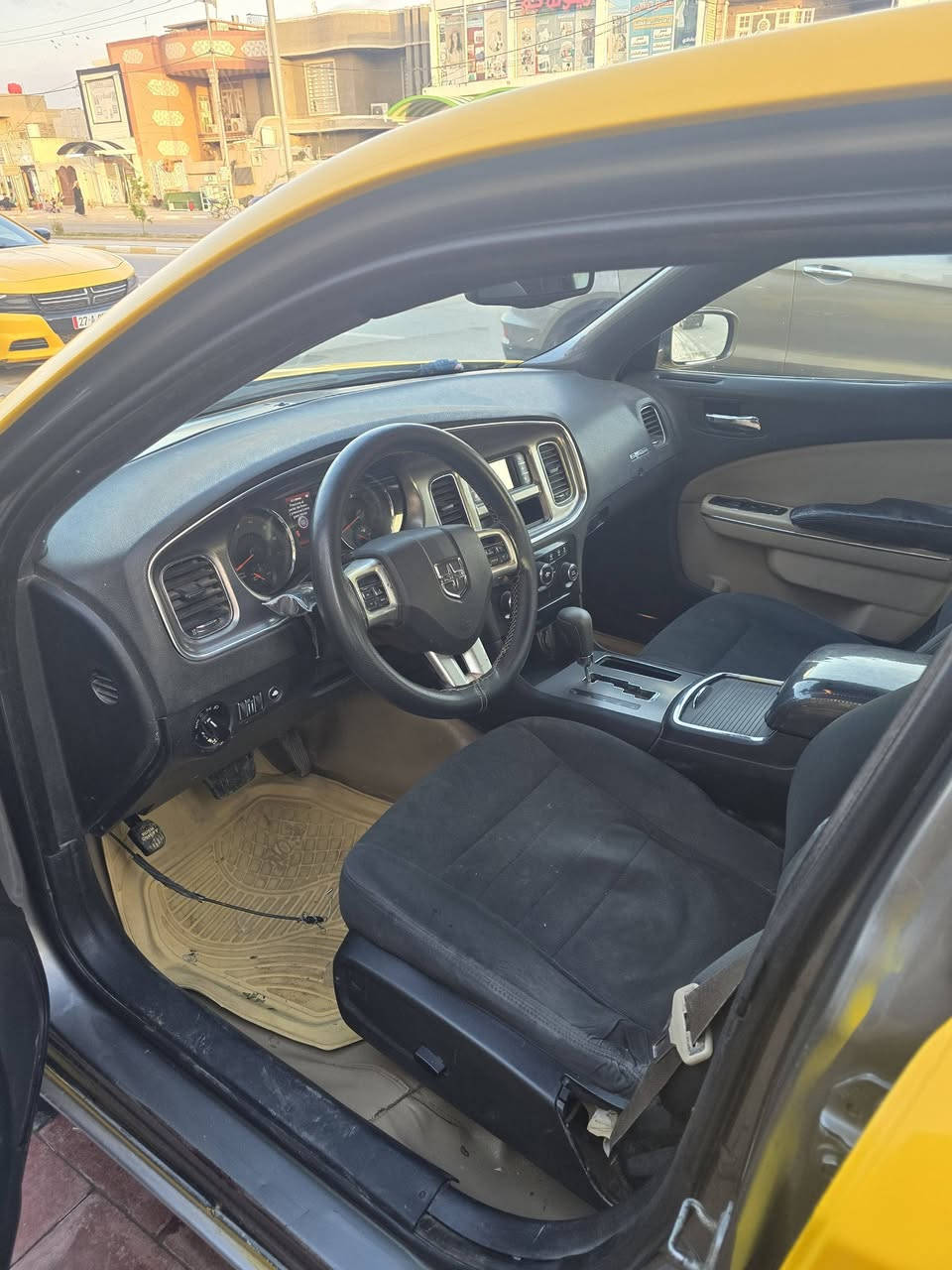 السلام عليكم للبيع جارجر 2012 رقم بغداد نكليزي مكينه جديده تخم تاير صبغه جديده حداديه السعر 140 وبيها مجال ***********
