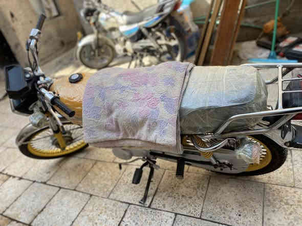 سلام عليكم 
اربع كير  مرقمه سنويه بقه بس ارقام يم مرور مافرقت اجيبهن
رقمه حلو 41003
دراجه معمره كله ٢٥+مكينه نامه شلامجه ٢٥  دشبول كهرباىي 
سعر ١٢٠٠ وبيه مجال 
***********
