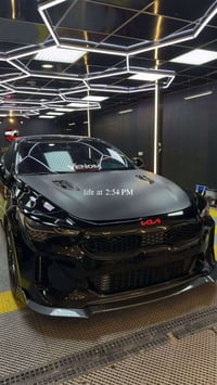 لحية كاربون • اسود لامع • يمنا