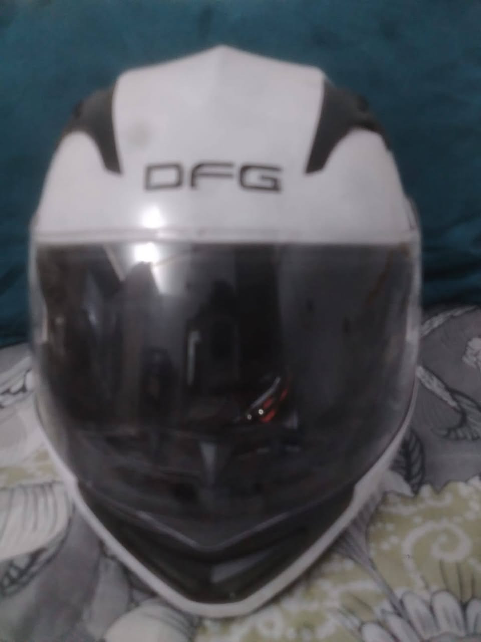 السلام عليكم 
خوذه DFG فج قلاب للبيع جديده مكاني بغداد الحرية السعر 35 وبي مجال 
***********
