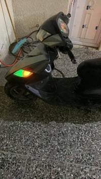 عندي هاي الدراجه  لبيع اسمهه ياماها ثعلب سرعتهه 140  الدراجه امنت الله...