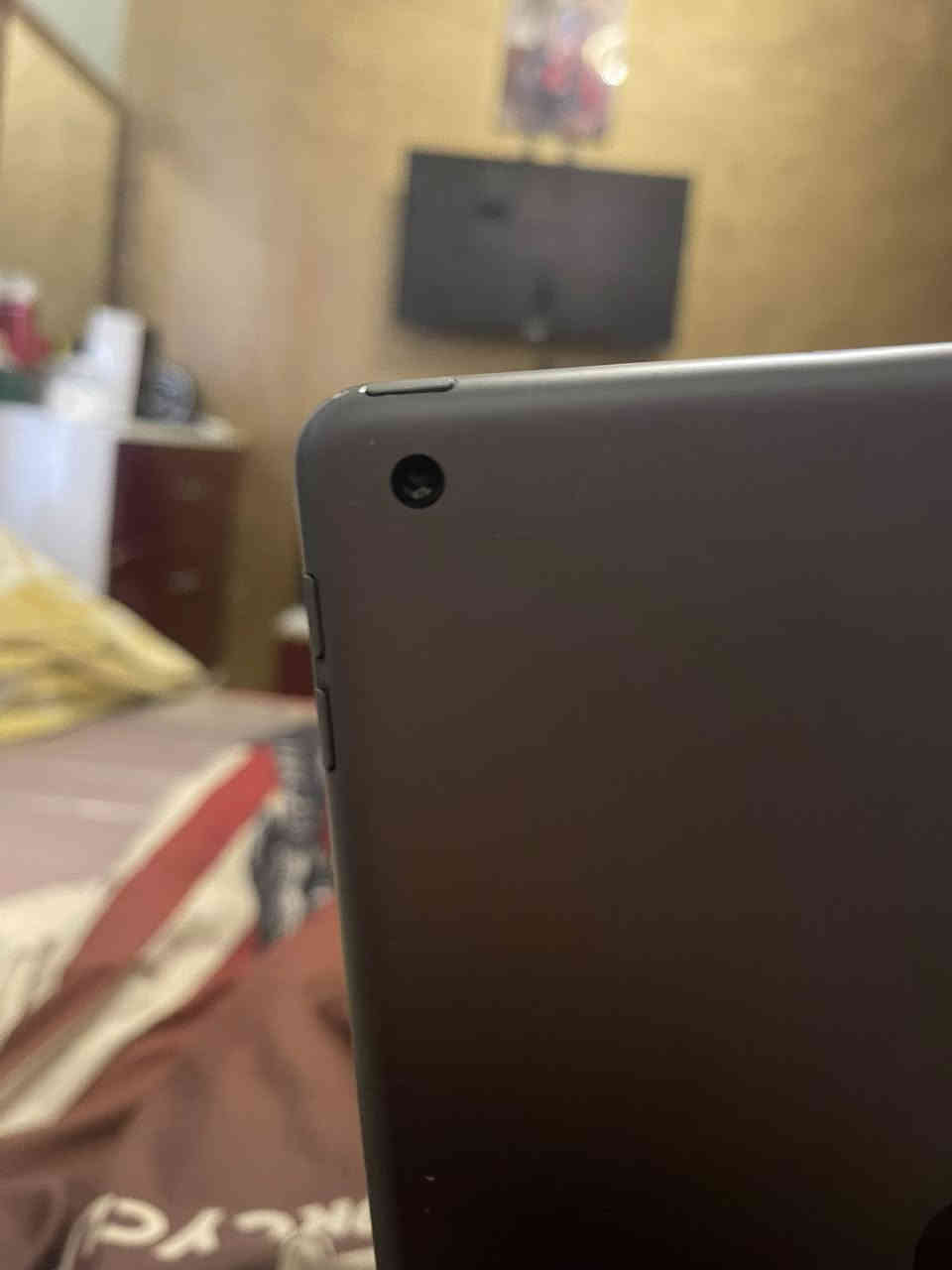 السلام عليكم اخوان ايباد 9 ذاكرة 64 الجهاز امانت الله يخبل مبدل شاشة من النوع الجيد والكامرة بيها ضربة بسيطه 
الأستفسار واتساب رصيد***********
