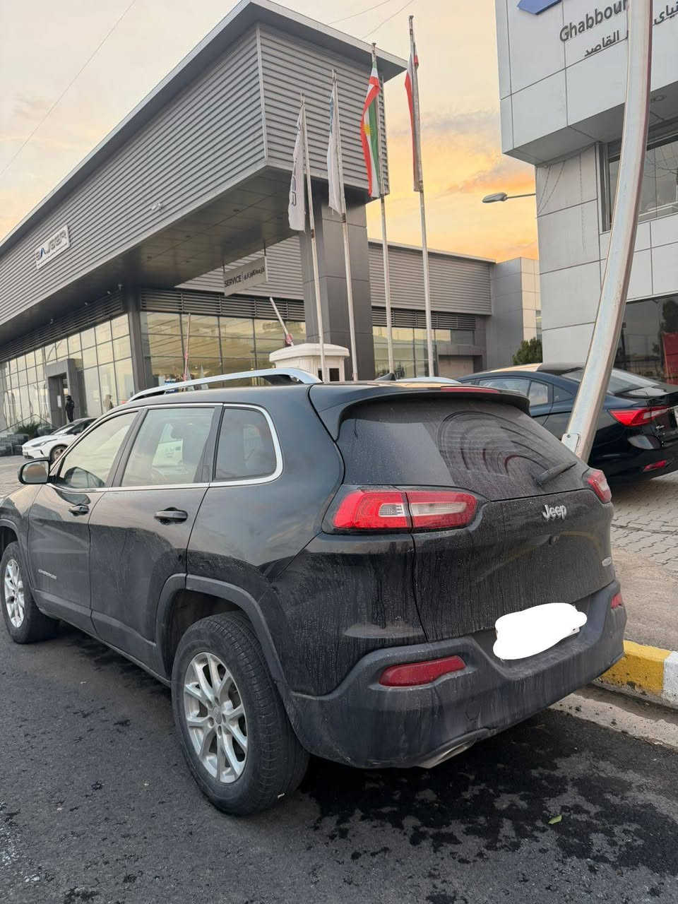 🔻JEEP Cherokee  جيب شيروكي🔺
➖➖➖➖➖➖➖➖➖➖➖➖➖
موديل ٢٠١٨🔶
يصنع امریکي بمواصفات عالمية🔶
لون أسود 🔶
كير اوتوماتيكي🔶
ماشية فقط ٢٠٠,٠٠٠ كم🔶
كير ومحرك وتحويل بشرط🔶
فحص و هزة و رقم الماني جديد🔶

هاي السيارة نظيفة جداً، فحص كامل، ما تحتاج أي مصروف، و هاي السيارة بأسمي بعد تشتري في نفس اليوم حول ملكية السيارة باسمك

سعرها : 132$ وقابل للمفاوضات💸
الموقع : أربيل📍
رقم واتساب ***********📞
