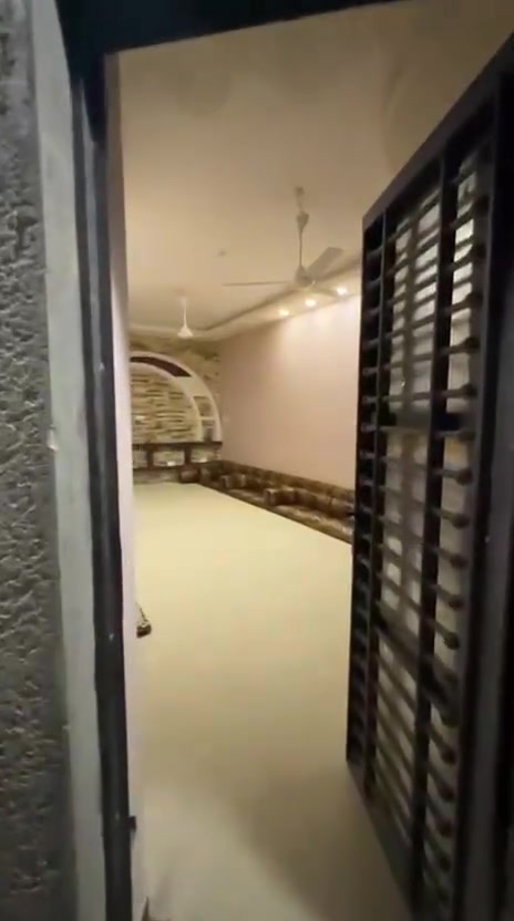 دارللبيع حي المهندسين طابو صرف طابقين غرفتين وهلو وبراني ومطبخ وحمام فوق غرفتين هول حمام المساحة 200م البناء مسلح جديد الاستفسار على الرقم *********** مراجعة مكتب باسم للعقارات
