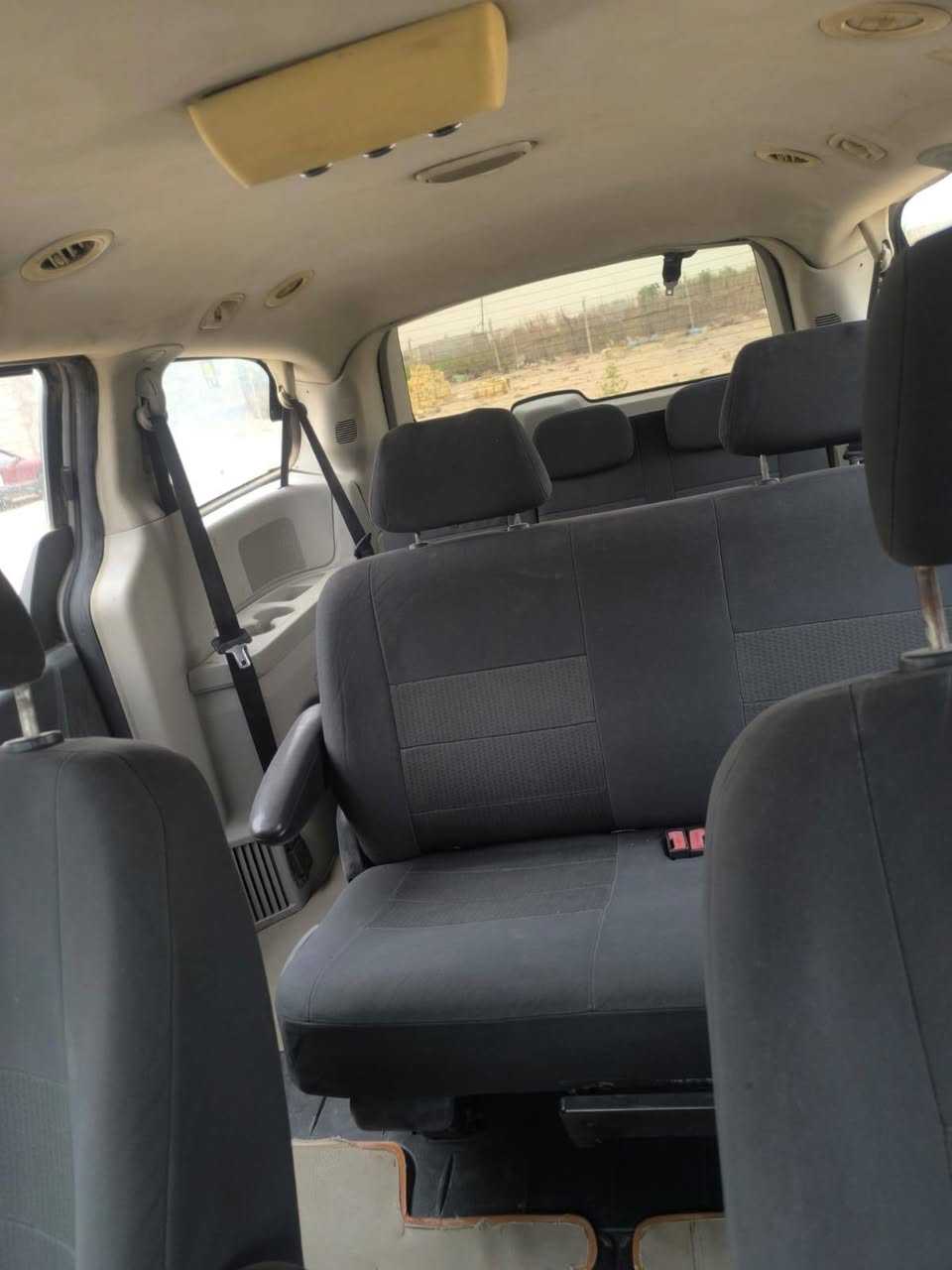 السلام عليكم دوج كرفان للبيع موديل 2008 
رقمها بصره-- نفاذ السنويه2027 
ماكينه 6 سلندر 3300 
حدادي 80 بل ميه
لايت زنون
ماكينه وكير خير من الله 
كاميرا خلفيه 
شاشه لمس 
مكانه بصره 
حادثها بل باب اليمن
السعر85 

للاستفسار ***********
