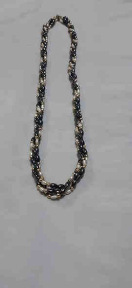 قلادة اصلية ( كولييه ) من اللؤلؤ الطبيعي والحديد الصيني المبروم مع فواصل تغليف ذهب ، وزن القلادة 55 غم ،،،، 

       ***********     واتساب & فايبر
