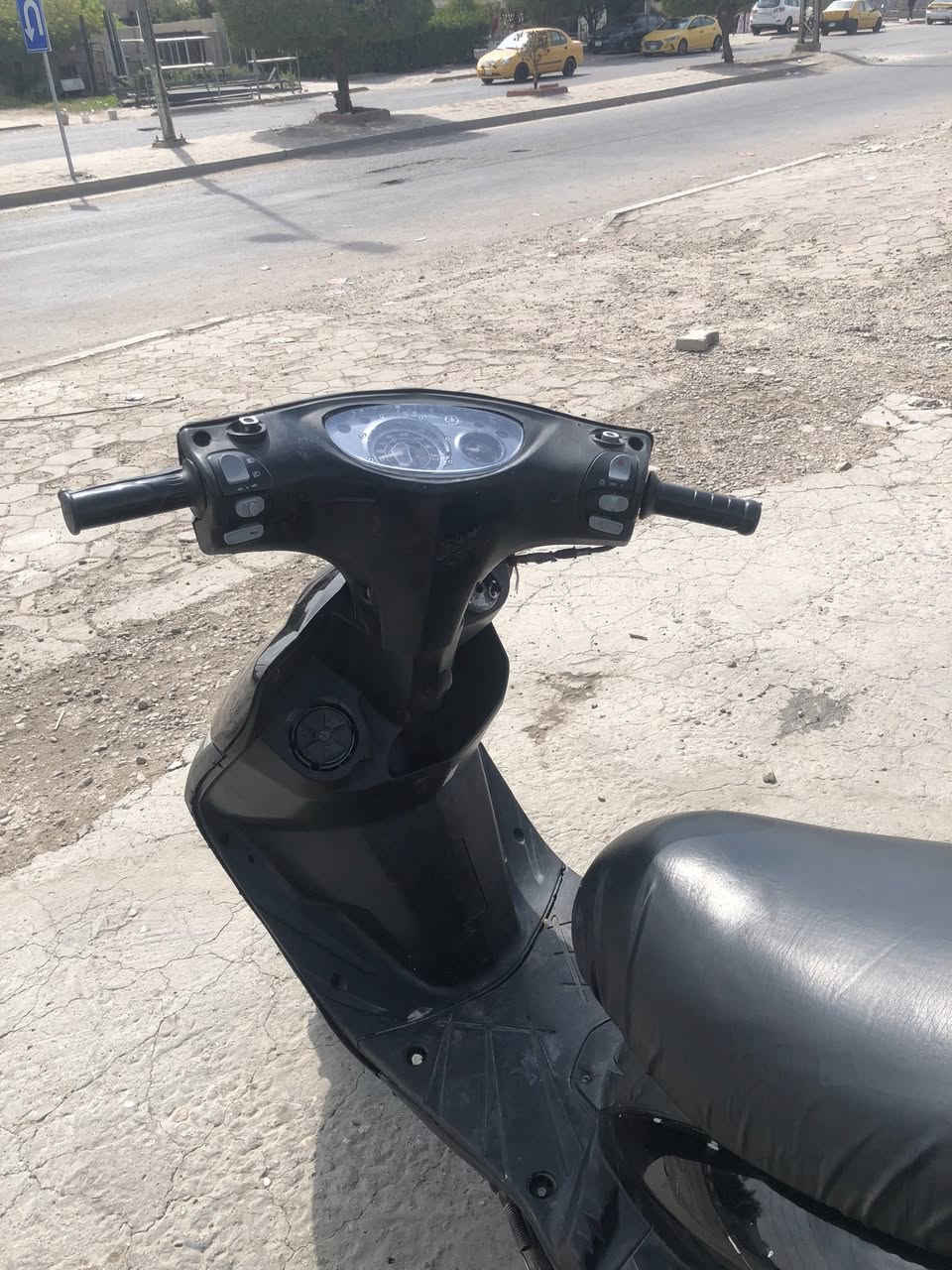 السلام عليكم دراجة للبيع ماكس ثعلب 140  كابريتر بلادية مكينه ناعمة مامفتوحة شلعة ومعدل كهربائيات شغالة كلهن السعر( 475) وبيها مجال مكاني غزالية  (***********)
