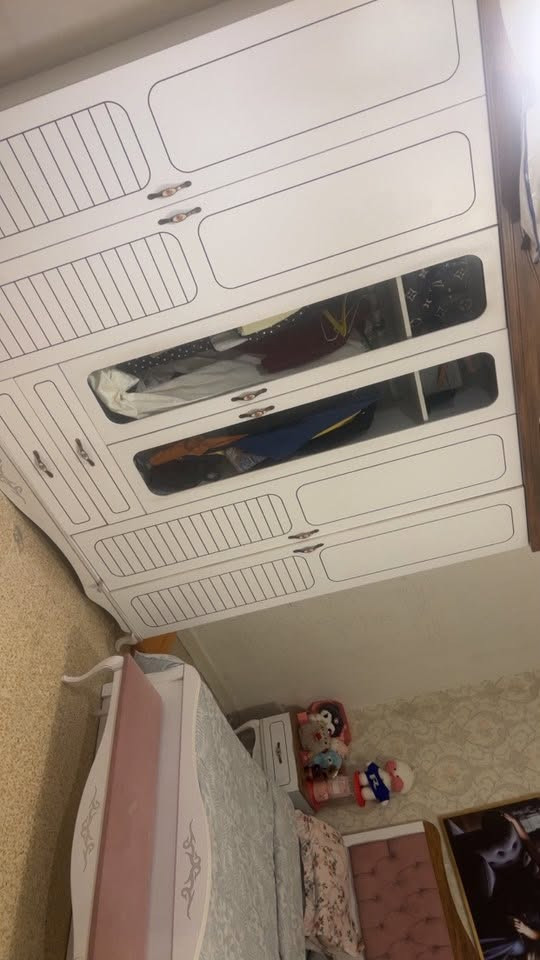 غرفه للبيع خمس قطع من هوم سنتر سعرها 750 وبيها مجال للتواصل ***********
