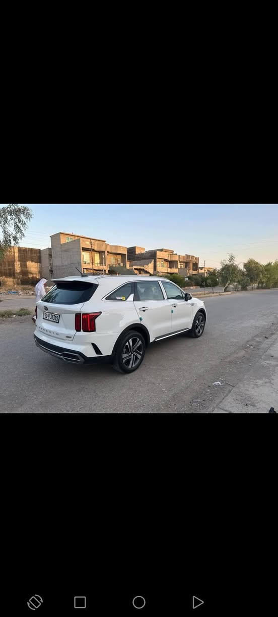 السلام عليكم سياره سورنتو 2021رقم  سليمانيه هزه وسنويه كله جديد وبااسمي شرط الوكاله والتحويل حجم المحرك 2500 توربو السياره مكفوله من الدعاميه لدعاميه مابيهه قطره لا تكحيل ولاصبغ ولابارد السياره ماماشيه ماشيه 86 السياره مال بيت جاهزه اكلوب مابيهه نقص سبعه راكب  3 قطع تبريد شاشه وكامره وكشنات جلد بصمات وبشرط ماملعوب بيهه من ابشركه السياره مال بيت جاهزه وبشرط ماملعوب بيهه بكد الشعره من الشركه العنوان كركوك 
السعر 245
رقم الهاتف ***********
