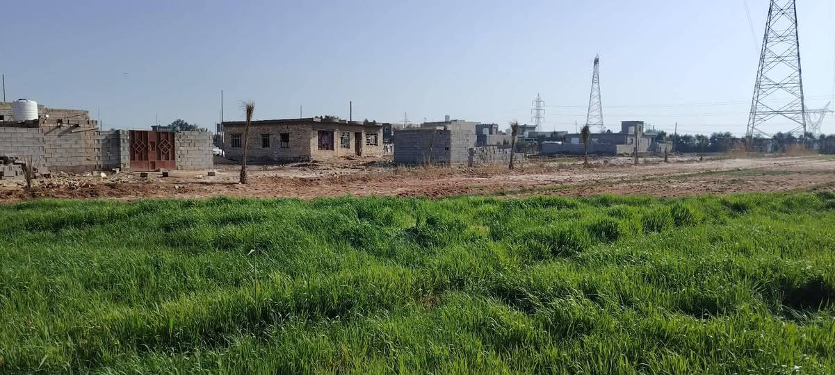 بسم الله الرحمن الرحيم كاع للبيع 8دونم بيه بيتين واحد كامل تكدر تنزل بيه واحد عوزه بس كهرباءوالباخ 
  بغداد نهروان تقاطع نهروان يم حسينية جعفر الصادق وكذالك سواق ماركت القمه انا مكلف بانشر تصل وبيك خير ودلل. ***********
