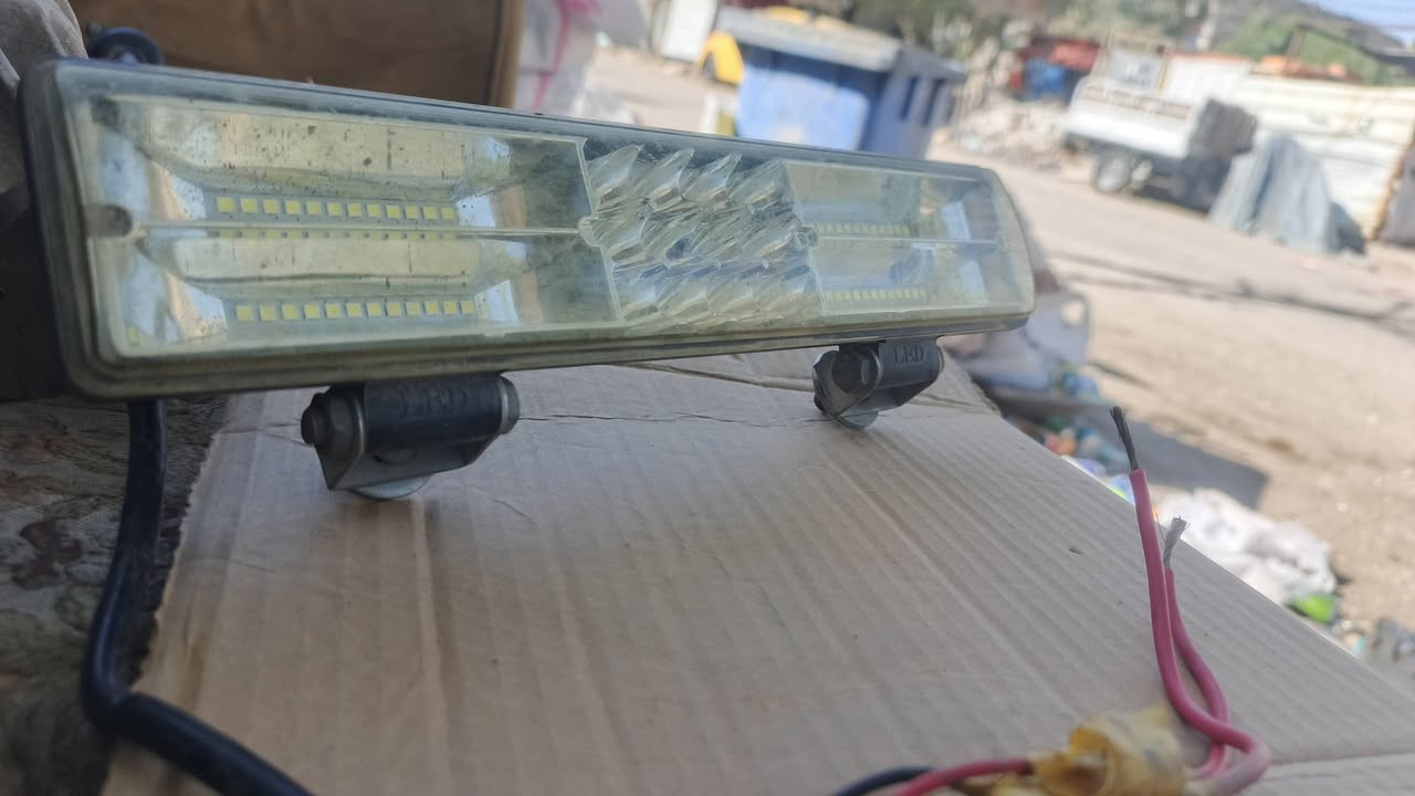 كلوب للبيع شغال بس ابيض سعر ٣٠٠٠  مكان بغداد الشعب للتواصل ***********
