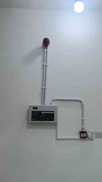 عين الحياة ملاذكم الأمن  
***********
تم بحمد الله تجهيز وتنصيب منظومه متحسسات الدخان وأجهزة إنذار الحريق إلى مدارس المكفوفين التابعة العتبة الحسينية المقدسة 

🔥 منظومة إطفاء + مستشعرات دخان ZITEX – حماية كاملة بمعايير عالمية 🔐🔥
تنصيب منظومة الإطفاء بالموقع

مع تركيب مستشعرات الدخان context plus الأصلية،
واللي تُعد من أدق وأقوى المستشعرات بالسوق من ناحية الحساسية وسرعة الإنذار.
👨‍🔧✨ شغلنا يعتمد على الدقة والجودة والأمان قبل كل شيء… والنتيجة مثل ما تشوفون: ترتيب، نظافة، وثقة 100%.
✔️ تركيب وفحص أمام صاحب الموقع
✔️ مواد أصلية مع ضمان
✔️ تمديد مضبوط بدون تخريب
✔️ شغل سريع + التزام عالي بالمواعيد
وإذا عندك محل، مخزن، شركة، بيت، أو أي مشروع وتريد تحميه وتنام مرتاح—إحنا نوفرلك كلشي من الألف للياء وبأفضل الأسعار.
☎️: ***********
📩 للاستفسار أو الحجز… 
السماوة شارع الجسر مقابل البريد مركز عين الحياة لكامرات المراقبة 
***********
#اطفاء_حريق #منظومات_اطفاء #مستشعر_دخان #ZITEX #انذار_حريق
#FireSystem #FireAlarm #FireSafety #امن_وسلامة #سلامة_عامة
#تنصيب_منظومات #فحص_منظومات #اعمال_هندسية #مهندس_اطفاء
#حماية_من_الحريق #اطفاء #HSE #عراق #بغداد
