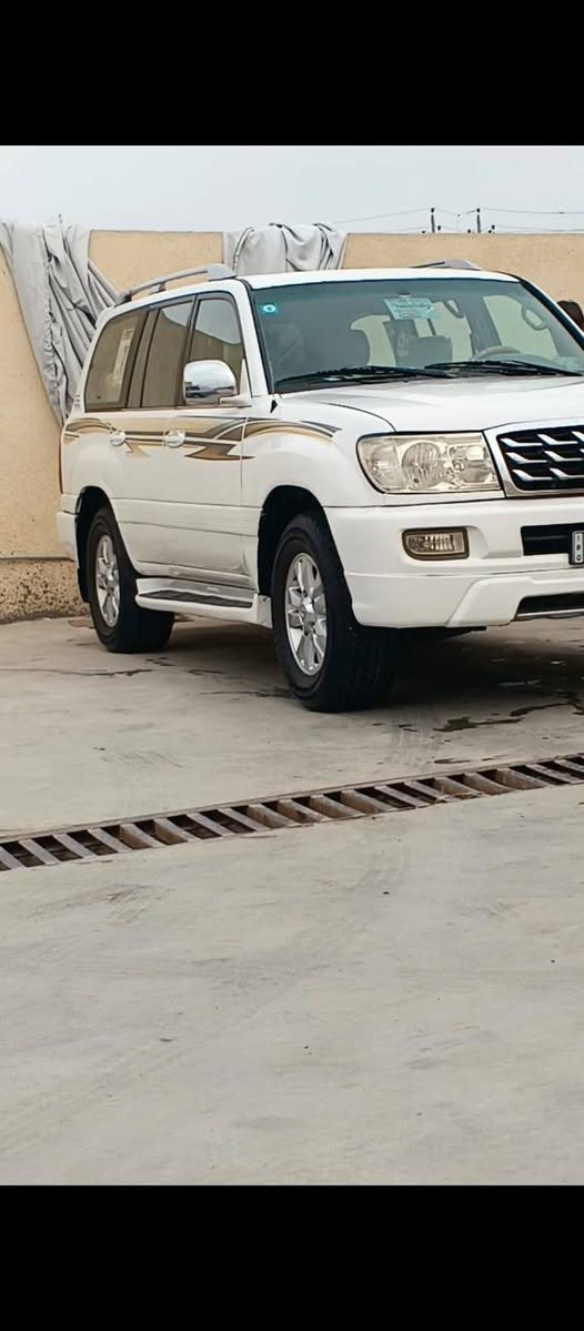 السلام عليكم لاندكروزر موديل 2000محدثه 2007 مكينه 8هسه شادها شرط كير اكسل شاصي كفاله بدون صبغ السياره تخم تاير منضومه غاز تبريد 3قطع السنويه الحد 30باسمي رقم نكليزي بصره شرط التحويل السعر 130بيها مجال قليل ***********
