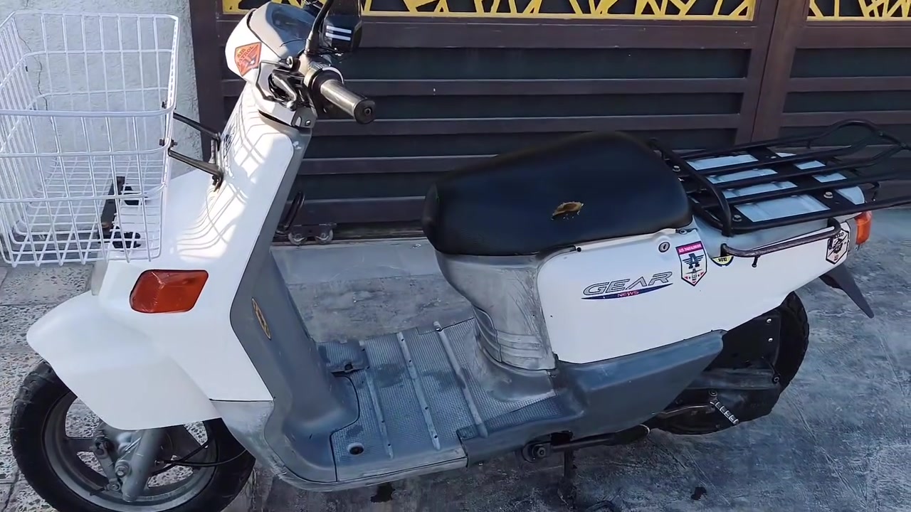 دراجة بيكم 60 نظيفة جداً وجاهزة 
دراجة بيكم 60 نظيفة جداً وجاهزة
كاملة مكملة وما تحتاج أي مصاريف.
 نظيفة كلش وجاهزة 
سلف وهندر 
كل الكهربائيات سغالة
 ستاند جانبي حساس.
مقابض تدفئة للمقود (مناسبة جداً لأيام الشتاء).
سماعات مسطرة ( ام بي ثري ) مع إضاءة LED .
سلة أمامية وسيباية خلفية 
السعر 400 وبيها مجال 

📍 العنوان :
بغداد - سريع الدورة مقابل شارع 60
📞 للتواصل والاستفسار:
يرجى الاتصال مباشرة على الرقم: *********** واتساب 
الدراجة ما بيها أي نقص والبيع مستعجل
