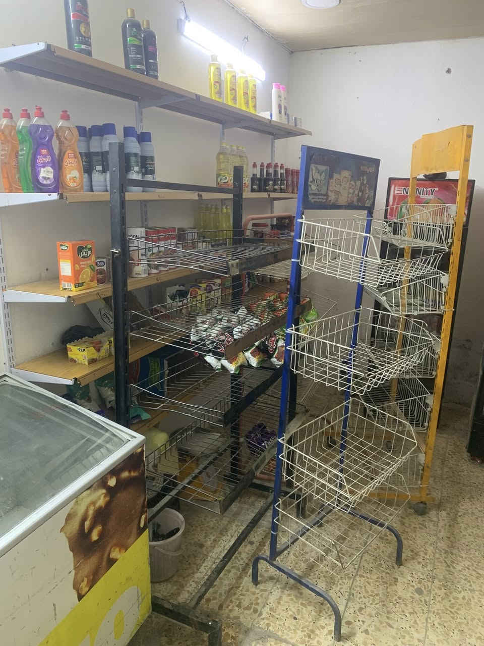 كامل 850 الف قفل عنوان رئاسه عبيدي شارع برتقاله ايجاره 75 الف بل شهر استفسار ***********
