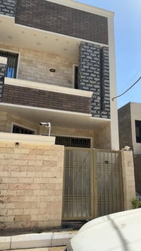 متوفر بيت للايجار في شارع كليه الفارابي المساحه ١٠٠ متر طابقين ونص جدي...