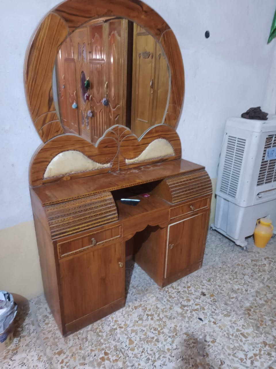 غرفه نوم للبيع ***********
