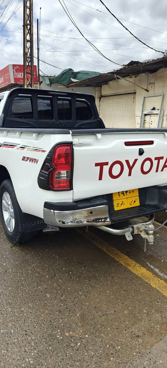 تيوتى هايلوكس بدون ضرر مديل 2016  السعر 230. $السيارة كلهى اب شرط من المحرك والكير والكهربايات كلى وضع شركى الي يحب يتواصل معانى ***********
