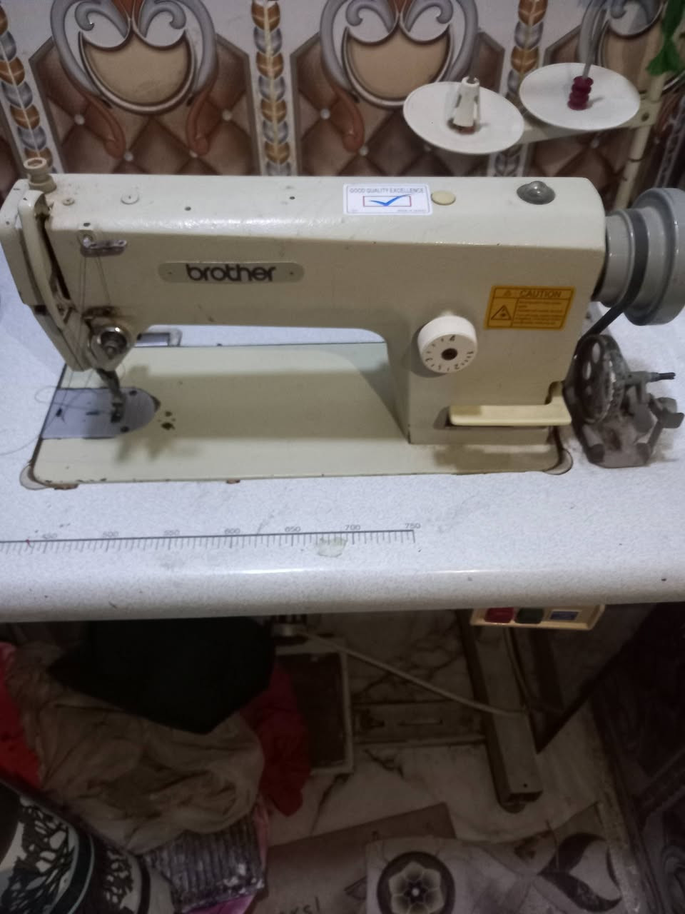 غرفة اخشاب مستعمله + مكينه خياطة للبيع
سعر الغرفة 400 الف 

سعر المكينة 225 الف
للإستفسار اكثر التواصل عبر الواتساب 
***********
