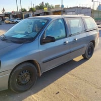 فورد فري ستار موديل 2004 سيارة مكفولة كير ومكينة نظيفات كهربائيات كلها...