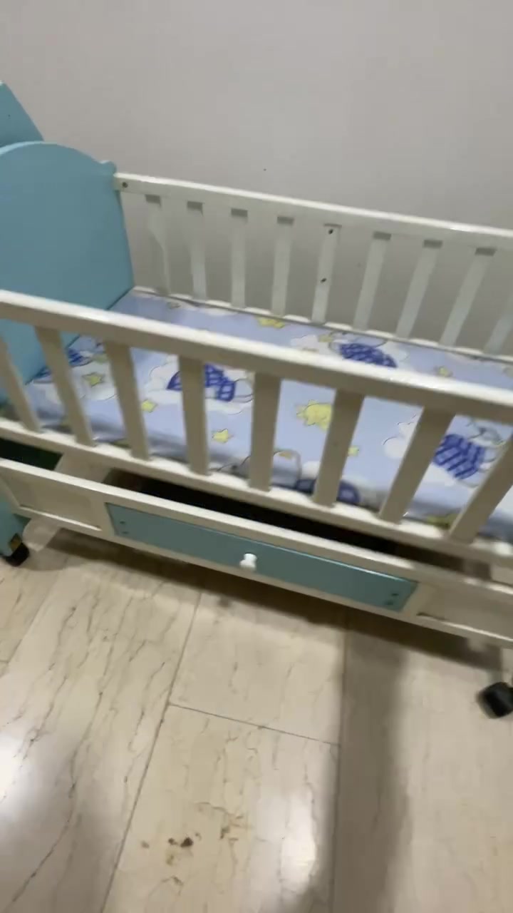 كاروك مستعمل نظيف كلش العنوان
بغداد القاهرة ب 50 وبي مجال قليل 
وات ساب ***********
