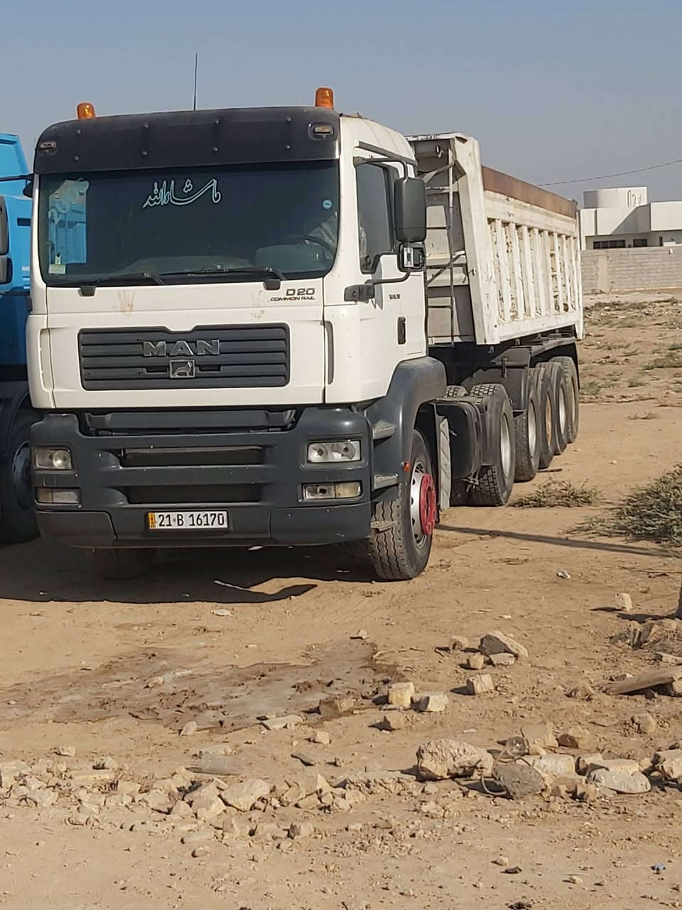 سياره  للبيع  موديل ٢٠٠٥ كير اوتوماتيك غساله حجم مكينه ٤٦٠ عربانه اربع محاور  متريت عربانه ٢٦  ***********
