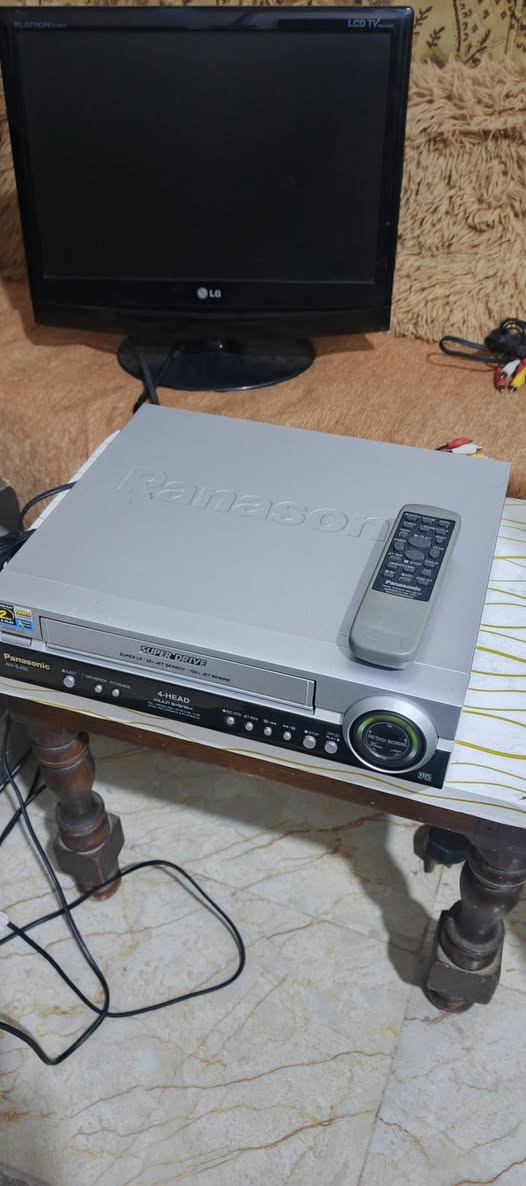 السلام عليكم .
اجهزة فيديو كاسيت عدد ٣ .ماركة باناسونيك
و LG و دايوو ..استيراد الكويت .
نظافتهم جيدة جدا ..الباناسونيك اكثر بالنظافة .
 اجهزة بلادية بلا تصليح او ضرر مضمونة ان شاء الله و شغالة بالكامل .
مع كل جهاز ريموت اصلي + فيشة ثلاثية للشاشة
هيد ٤ عدسات صورة ممتازة جدا .
تصفية اوتوماتيكية للصورة .
تشتغل علئ جميع الانظمة مولتي سيستم .
عرض و تسجيل .
سعر الجهاز الباناسونيك ٥٠ الف نهائي .
سعر الجهاز الدايو او LG علئ  ٤٠ الف نهائي .
للاستفسار و للتواصل موجود خاص او 
*********** البصرة .موجود توصيل شركة .
