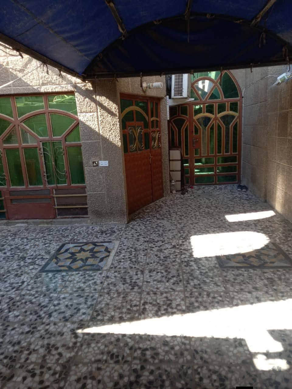 مخوله للنشر
بيت للبيع 
مساحه ١٥٠ متر  طابقين 
الطابق الاول غرفتين مع  صاله و مطبخ وصحيات خارجي وداخلي

الطابق الثاني ٣ غرف مع صحيات مشتركه

العنوان العبيدي شهداء العابد 
البيت قريب جداً ع الشارع العام و نظيف فقط ترتيبات بسيطه 
سعره ١٩٠ للاستفسار اكثر الاتصال ع الرقم 
***********
