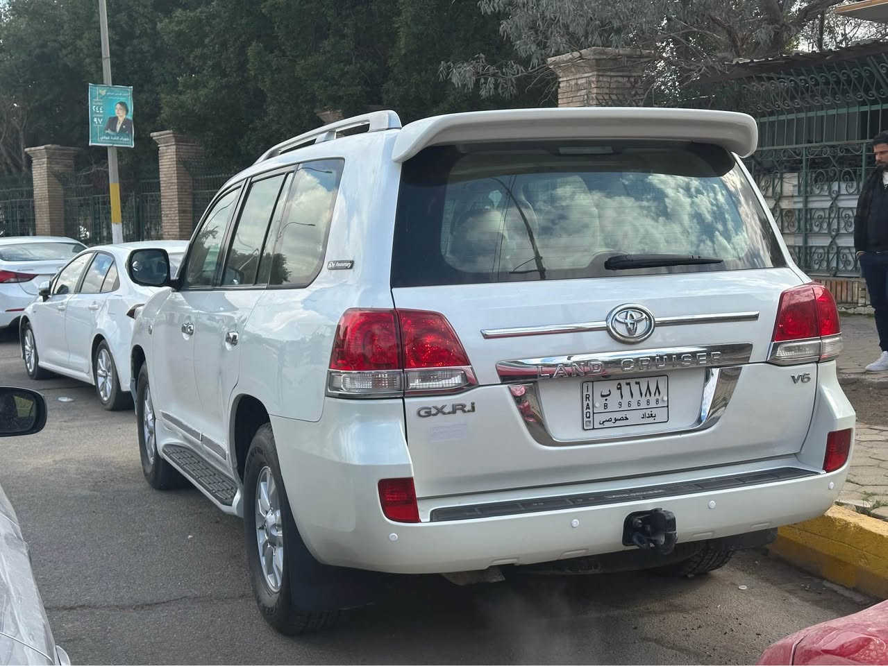 السلام عليكم 
لاند كروز ستينيه موديل 2011 كفاله مرقم بغداد رقمها حلو مميز تخم تاير توني شاده حداديه جديده سياره كفاله من كلشي مواصفات فول كشنات بقلاوه وكهرباء محرك 6 سلندر بيع او مراوس بتاهو او سورنتو خليجي من موديل 20 وفوك للاستفسار *********** ناصرية, ذي قار
