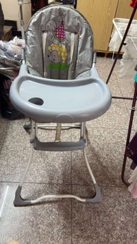 كرسي طعام طفل • نظيف • مستعمل قليل