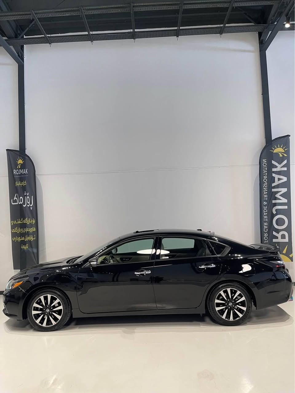 Nissan Altima 2018 SL
سەیارەکە پێش و پشتی کەپسە - دەعمی زۆر خفیف
تەنها دەرگای دوای سەکن گۆڕاوە بە بیلاد - یەک پەڵەی جاملوغەکەی دواوەشی بۆیاخە - واتە بەس يەک پەڵە بۆیاخ - 
ئێرباگی بەس شانەکەی تەقیوە -  زۆر زۆر نموونەیە سەیارەکە
٨٧ هەزار مایل ڕۆشتووە - گێڕ و مەکینە بەشەرت  — بیلاد ناو زەرد - شوێن سلێمانی -  کۆمپانیای ڕۆژماک - 

*********** 
***********

نیسان التیما مودیل ٢٠١٨ مواصفات اس ال 
سیارە بجم کبس - ظرر خفیف - جدید جدید
فقط شبر جاملخ خلفی صبوغ - باب تبدیل بلادی
ایرباک بس تکمە طاک سستم - ماشیە ٨٧ الف میل
تحویل غرامە بشرط - کیر مکینە بشرط - مکان سلیمانیە 

***********
*********** السليمانية, العراق
