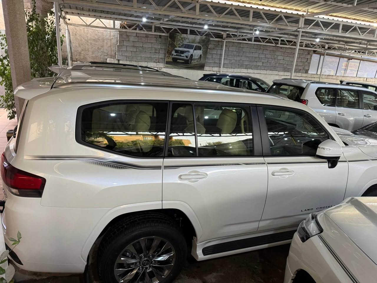 زيرو و مغلف كشنات  و ارضية جاهز 🤲🏻
لاندكروز 2025  ،ضمان تويوتا عراق
ماشية 600 كيلو  بحالة الزيرو
فئة السيارة/ gxr ,تنفس طبيعي
مرقم اربيل الدولي لوحة وسنوية 
شاشات وتطبيق ،
سلايد ،مقاعد جلد وكهرباء وتبريد 
شاحن وايرليس 
وباقي مواصفات لاندكروز المعروفة 
السعر 745$ وبيهة مجال بسيط
📍ديالى بعقوبة الجديدة / شارع جسر الشريف

*********** بعقوبة, ديالى
