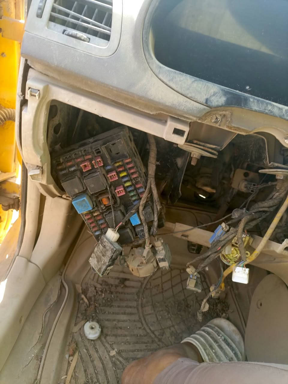 تريده خابرني عيوني شلعهن ماعندك تاخذهن بلاش..***********..
شتحتاج غراض كله نضيفه والله.. والله وسعارهن بلاش
