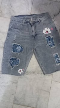 75برموده بعدهن بالجيس مستعجل على بيعهن 07724885251