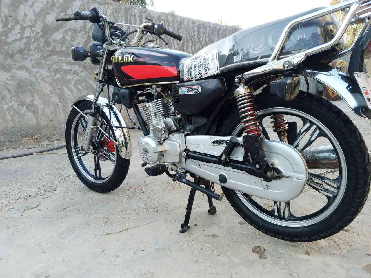 سلام وعليكم دراجه للبيع سيفان موديل 23اورق اصولي محرك خير من الله كهربائيّ كله شغاله مكان بابل قرب سيطرة الاثار سعر خاص ***********
