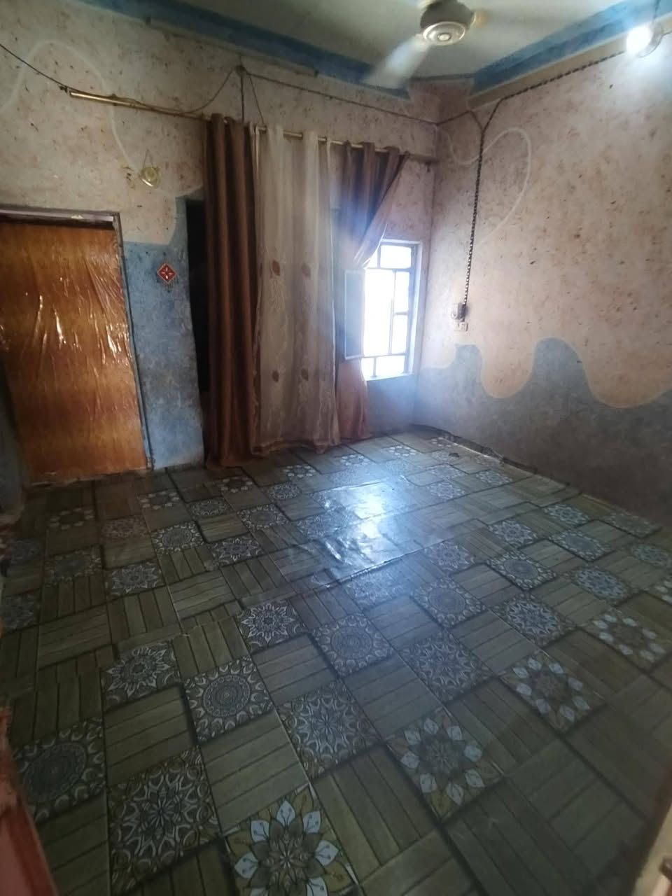 بيت للبيع مكانه  السماوه البوحجر قبل الجسر عل الحولي  البيت مساخته ١٨٠ متر زراعي  مكاتبه فقط  متكون من غرفتين ومطبخ وصاله  والبراني بس اساس  السعر ١٥ وبي مجال ويرهم اقصاد  الشراي يتفضل خاص


**إذا كنت صاحب هذا الإعلان وتريد حذفه لأي سبب، رجاءا أرسل رسالة إلى الدعم الفني**
