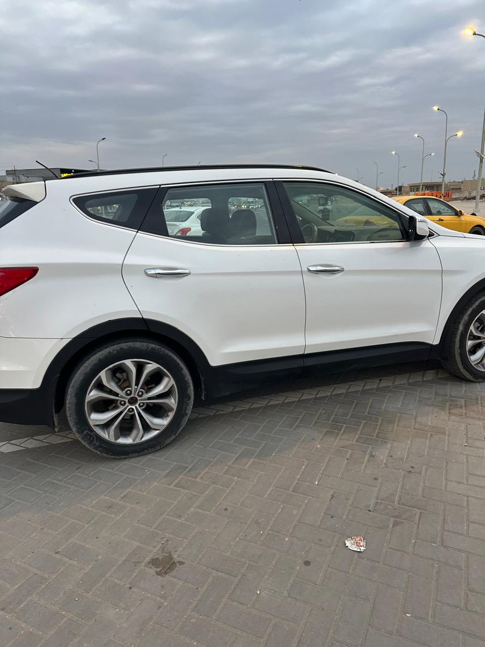 للبيع 
سنتافي 14 
خليجي
6 سلندر
7 راكب 
تبريد 3 قطع مناخين
فور ويل، ليو گير وبيها بعد مواصفات
بيها قطعة صبغ 
سنويتها باسمي لل 2030
رايدها ب 165 

مكلف بالنشر 
***********
