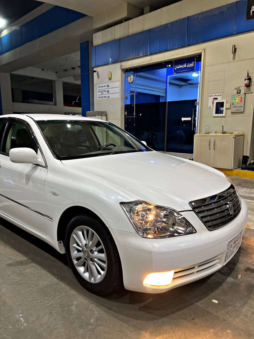 بەس فرۆشتن شاهینە بڕاوە ماشالله لە ماڵی هەمو لایەکcrown2006  مەکینە بچوک گێر گەورە مەکینەو گێر بەشەرت ٦٧ هەزار رۆشتوە بەسمە رەساسی دو دوگمە کامل جایز کراوە جام هەڵگیراوە گەرمی بەستراوە حەمامو پۆڵیش کراوە بئ دەحمو لئدراوە شاشەو کامیرە ئاوێنە شەفتو هیتەر چوار تەیەی ویلی خاوێن بەس شوێن بڕاوەکەی بۆیاخە سحری «$٥٠» کەم مەجال موشتەری نی تێل مەکە لەگەڵ ڕئزم  سارەکە بەحام جوانە 
شوێن / ژاراوە /قەڵادزێ/***********
