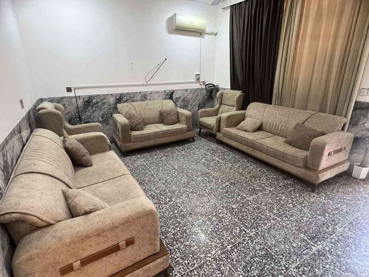 تخم 10 مقاعد جديد تفصال تركي  للبيع بالنقد وبالقساط نفس السعر الي عندة ماستر كرت الرافدين  بدون تحميل سعرة 800 الف اخذته بمليون وربعمية استفسار خاص او اتصل ع رقم *********** مكانه بغداد ويوجد توصيل
